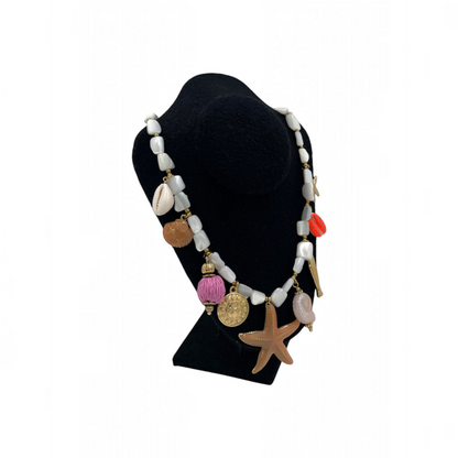 Collar Artesanal |  Piedras tipo Marmol | Dijes Marinos 45 cm