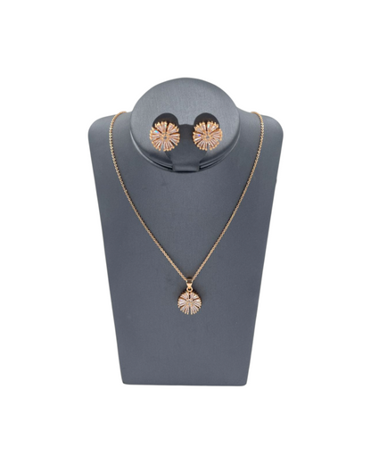 Set Floral de Zirconia | Collar y Aretes en Chapa de Oro| Elegantes con Brillo Radial