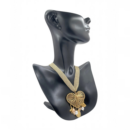 Collar Hilado |  Malla Textil Dorada | Dijes Corazon y Corales  50 cm