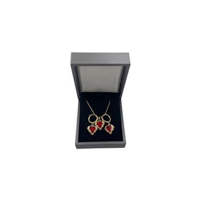 Set de Joyería Premium | Corazón Rojo Estilo Rubí | Marco de Filigrana Dorada