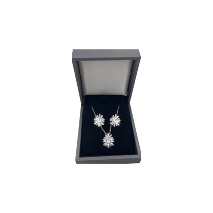 Set de Joyería Premium | Zirconia Blanca | Estilo Floral en Acero Inoxidable